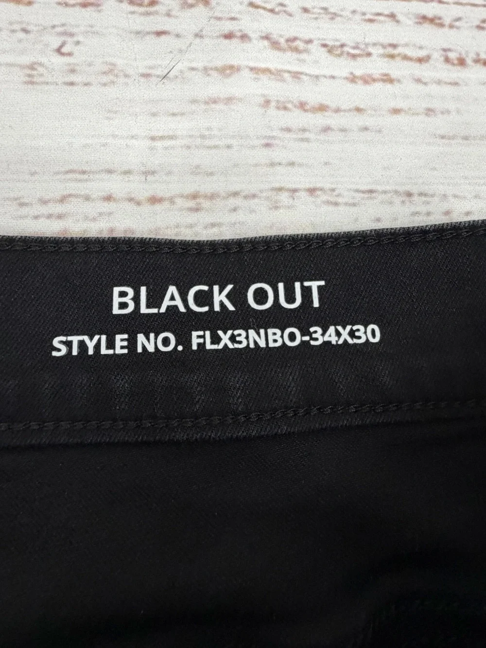 MUGSY Men’s size 34 x 29 Black Out Relaxed Fit Stretch Jeans